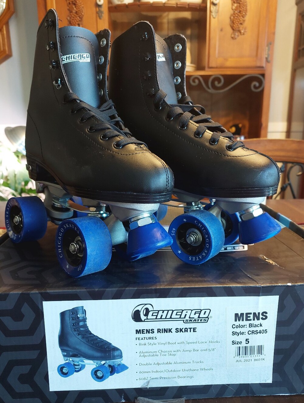Chicago Mens Black Rink Roller Skates with Blue Wheels